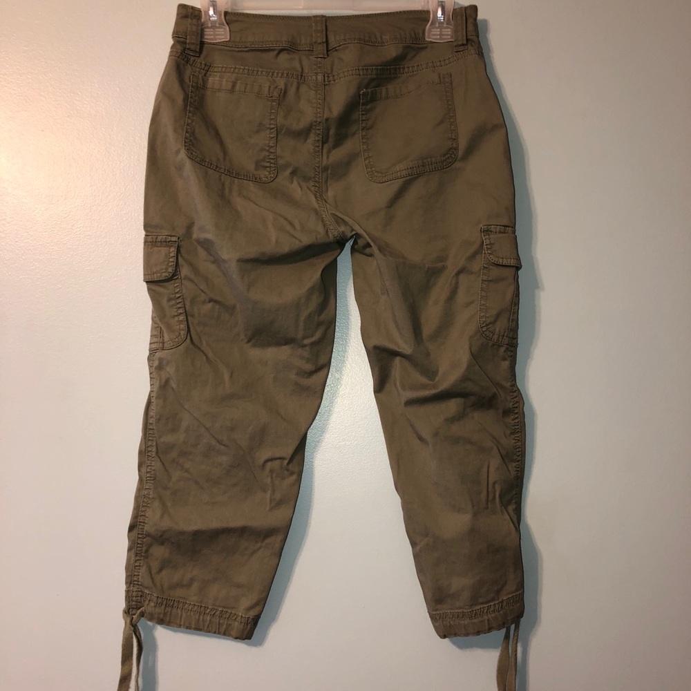 Capri Pants - Picture 2 of 3